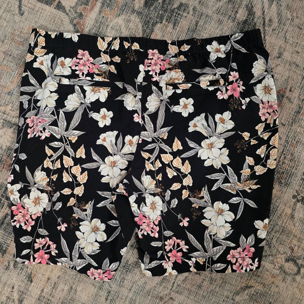 Issaac Mirah Live Floral Shorts Size 20WP - Picture 2 of 3
